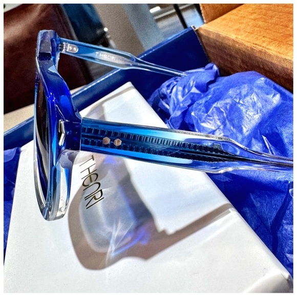 T Henri ‘EVO’ Sunglasses in Santorini (Blue) - Picture 12 of 16